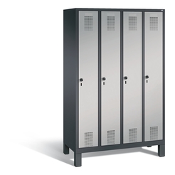 CP Garderobenschrank mit Kunststoff-Füßen - Abteilbreite 300 mm, HxBxT 1850 x 1200 x 500 mm - schwarzgrau / weißaluminium