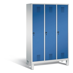 CP Garderobenschrank mit Kunststoff-Füßen - Abteilbreite 400 mm, HxBxT 1850 x 1200 x 500 mm - lichtgrau / enzianblau